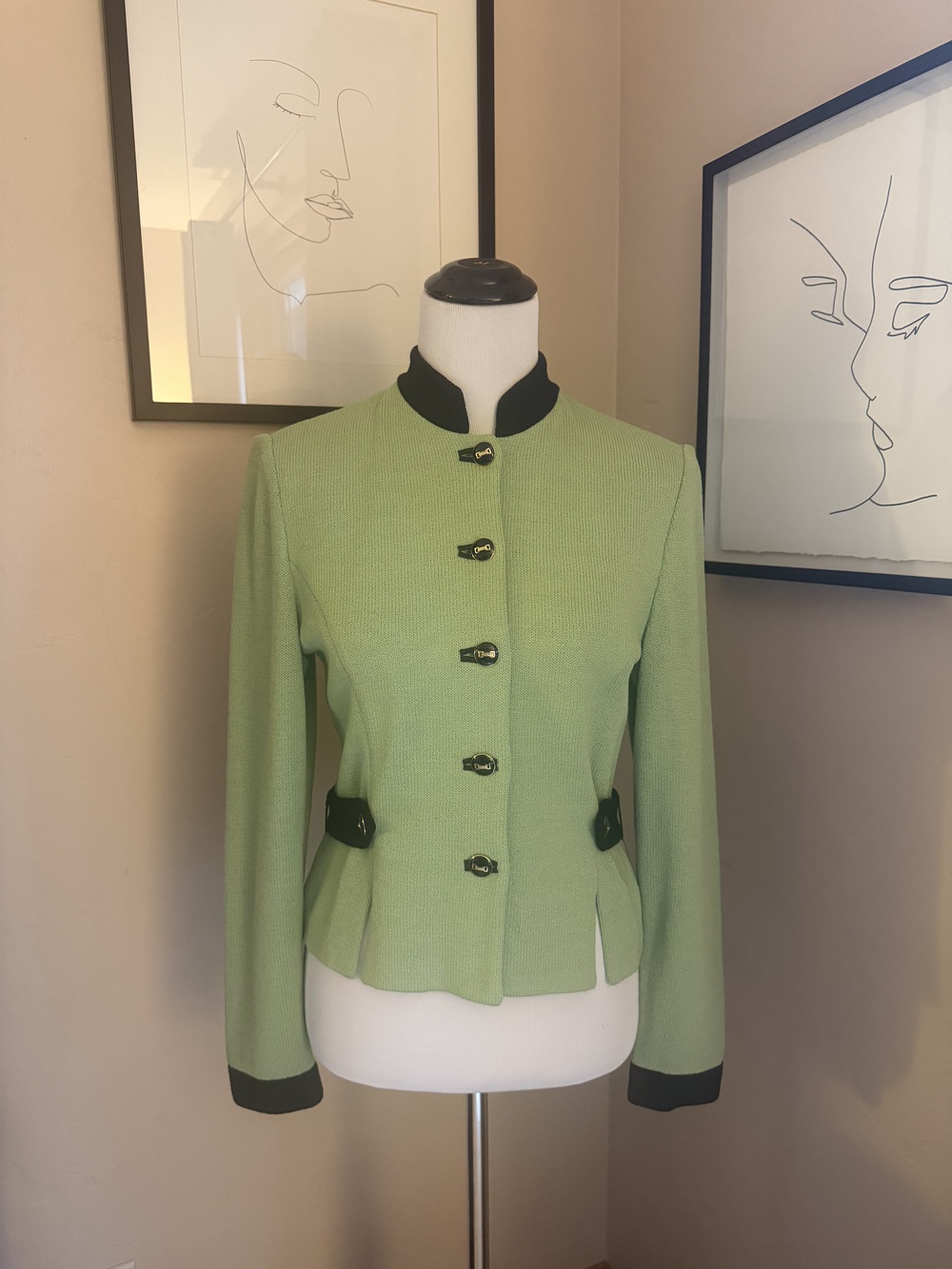 Gorgeous Fitted Pistachio Green St. John Jacket/Blazer